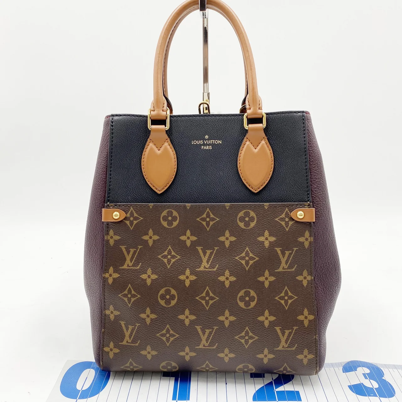 LV MONOGRAM FOLD TOTE MM
