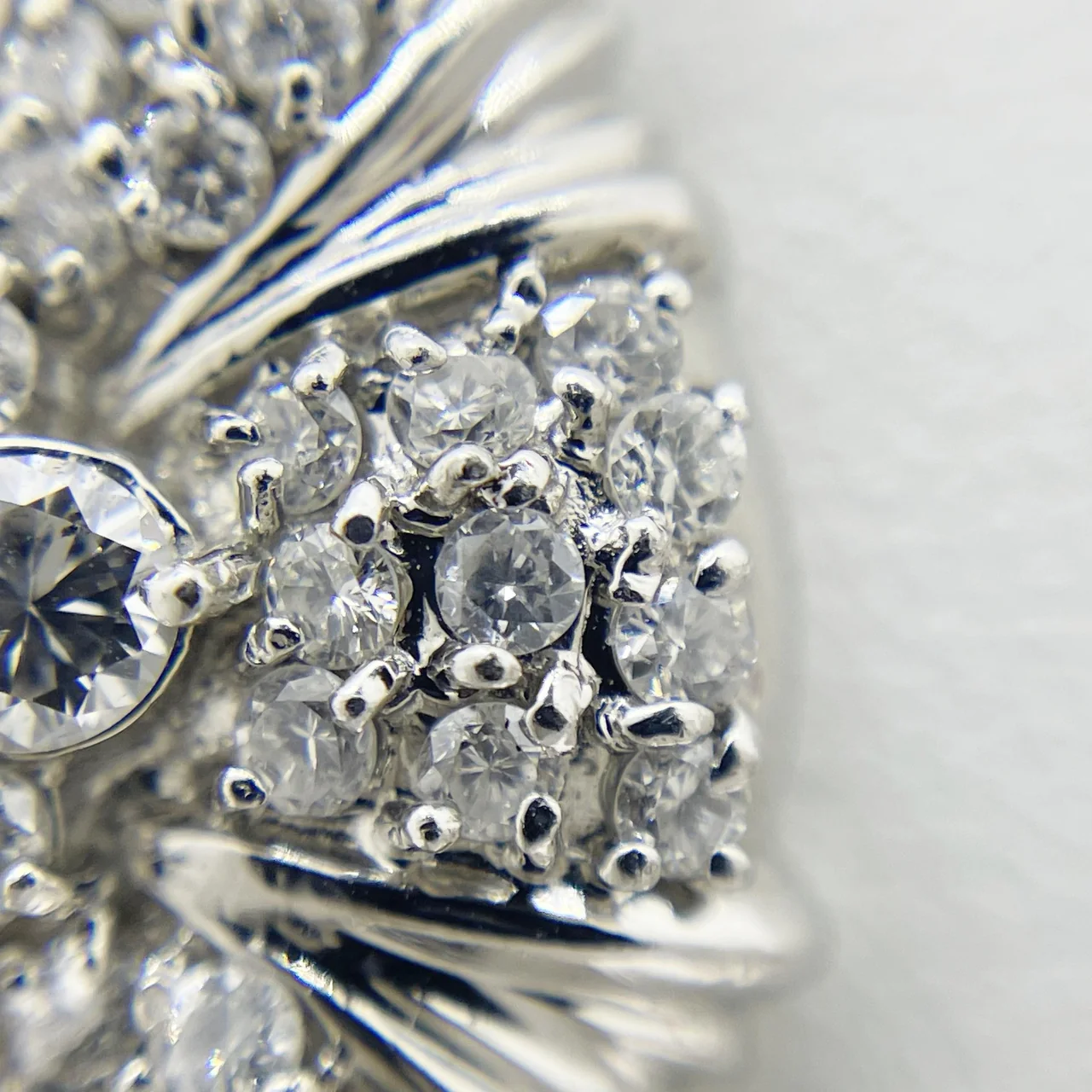 PT900 DIAMOND PENDANT D2.00CTS 10.84G view 4