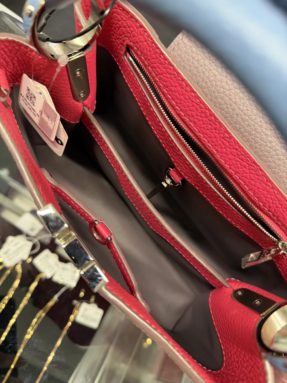 LV M52990 CAPUCINE view 8