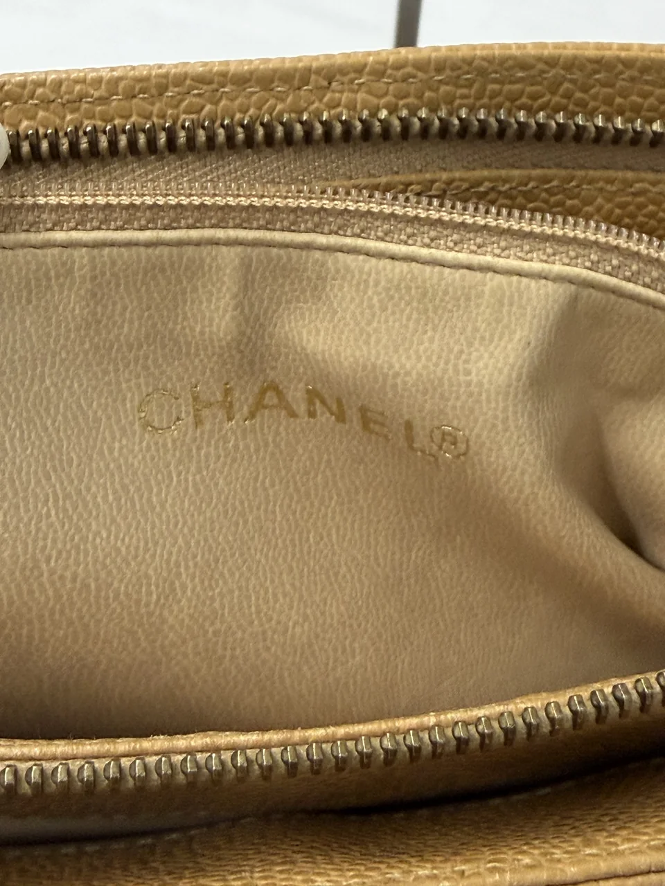 CHANEL TOTE view 4