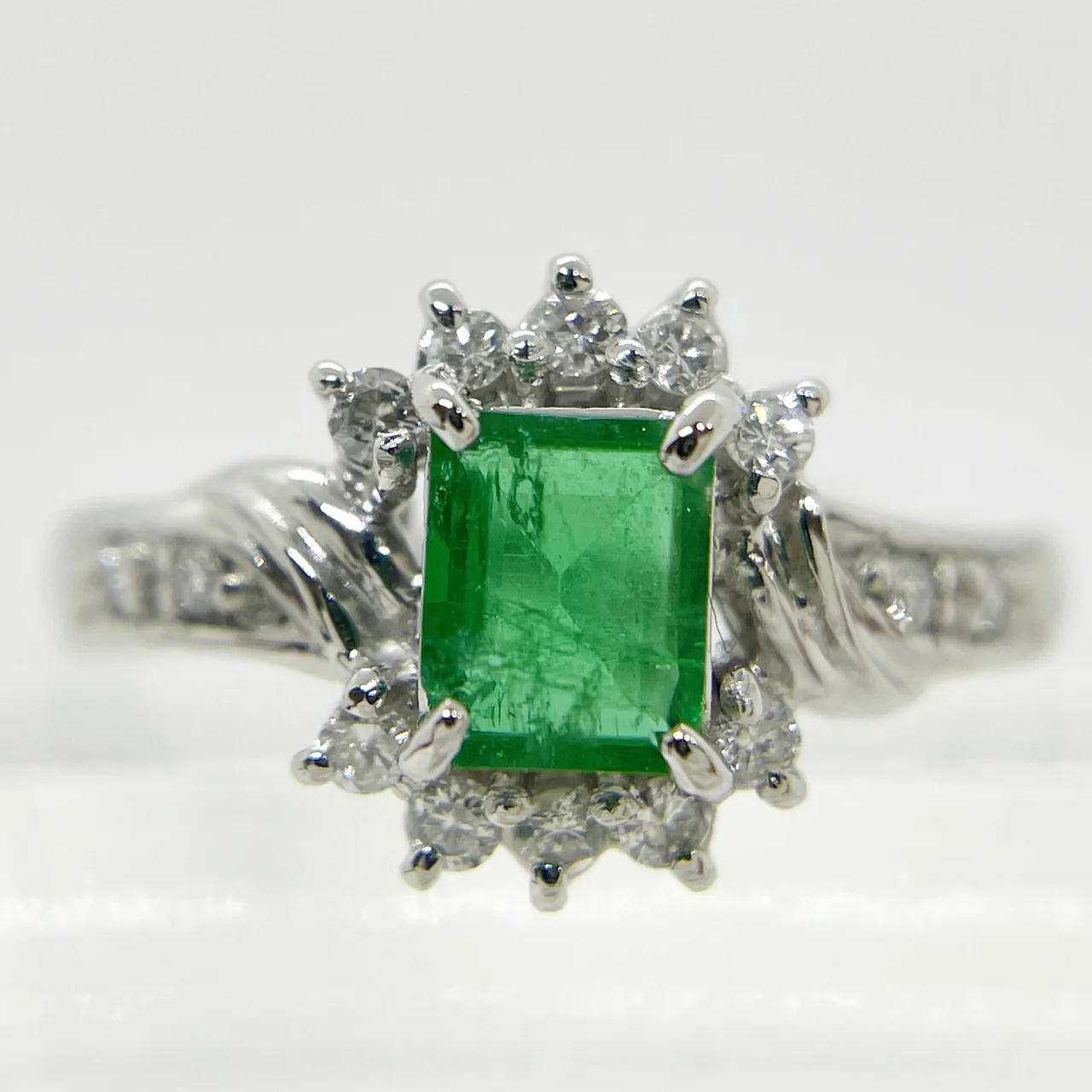 PT900 EMERALD RING E0.41CT FD0.166CT 4.2G