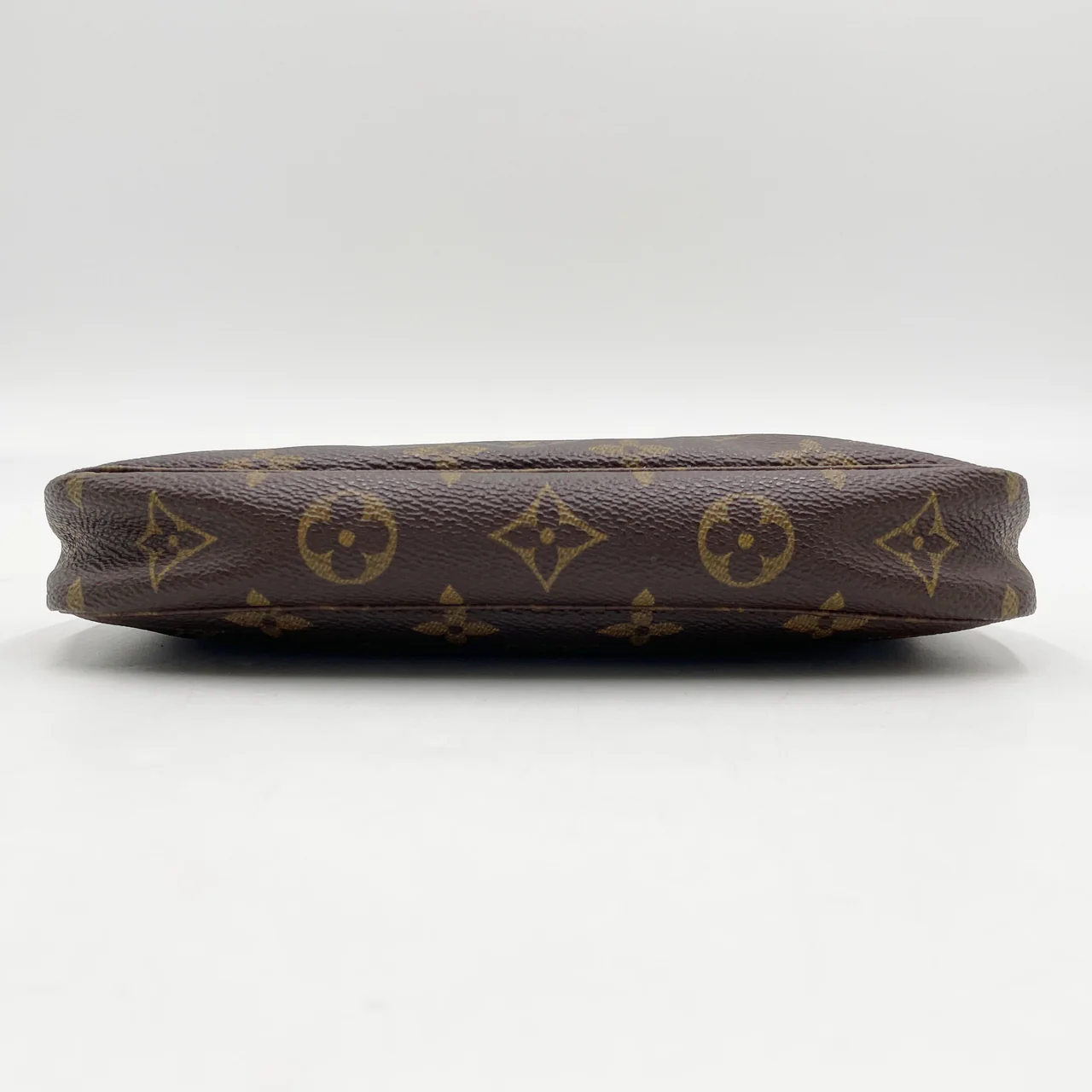 LV MONOGRAM POCHETTE ACCESSOIRE view 3