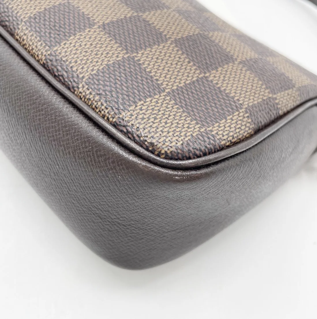 LV DAMIER TROUSSE MAKEUP view 3