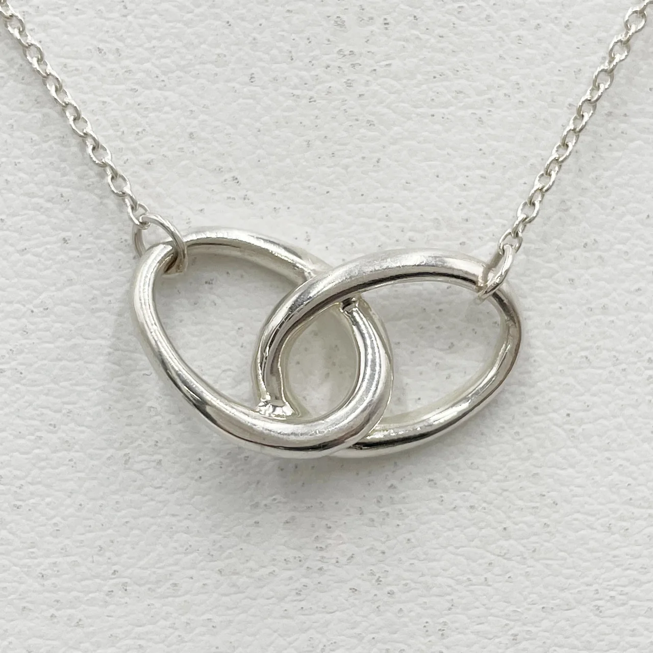 TIFFANY&CO. BEAN NECKLACE hover