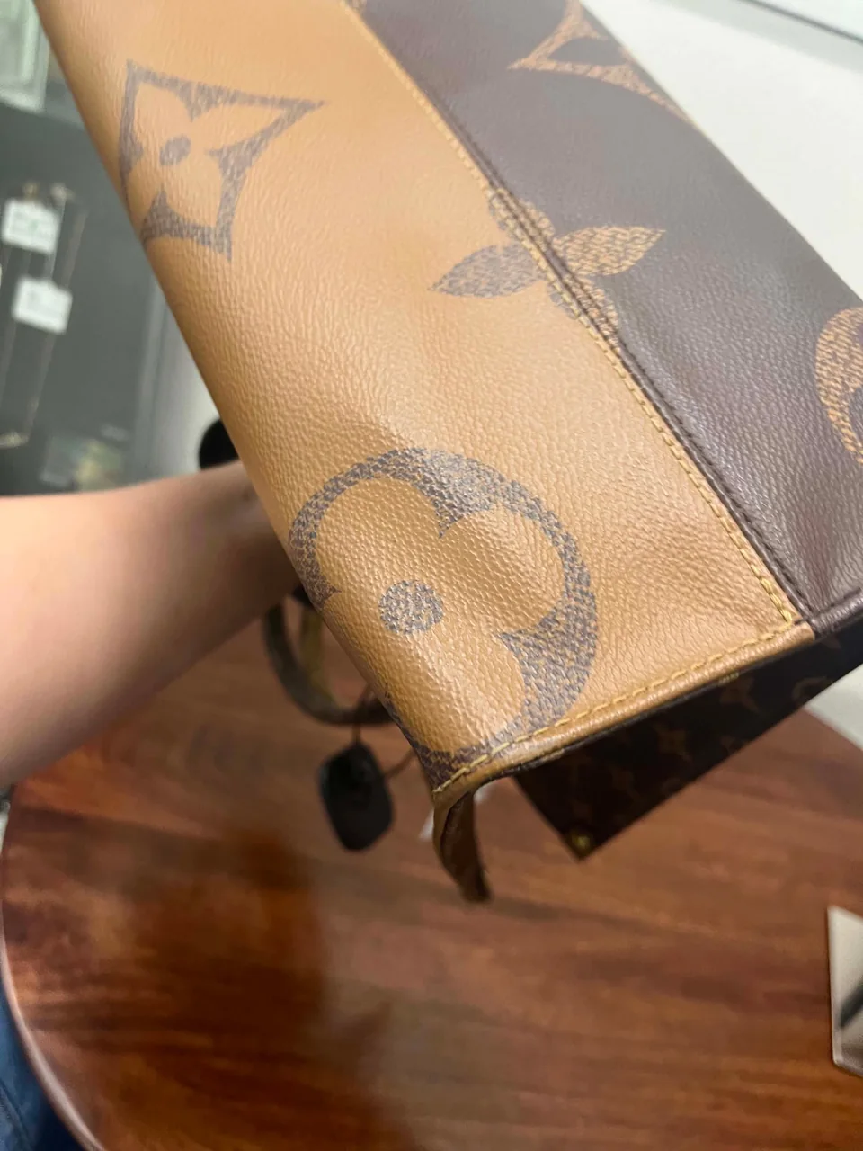 LV MONOGRAM JEANT REVERSE ON THE GO MM view 9