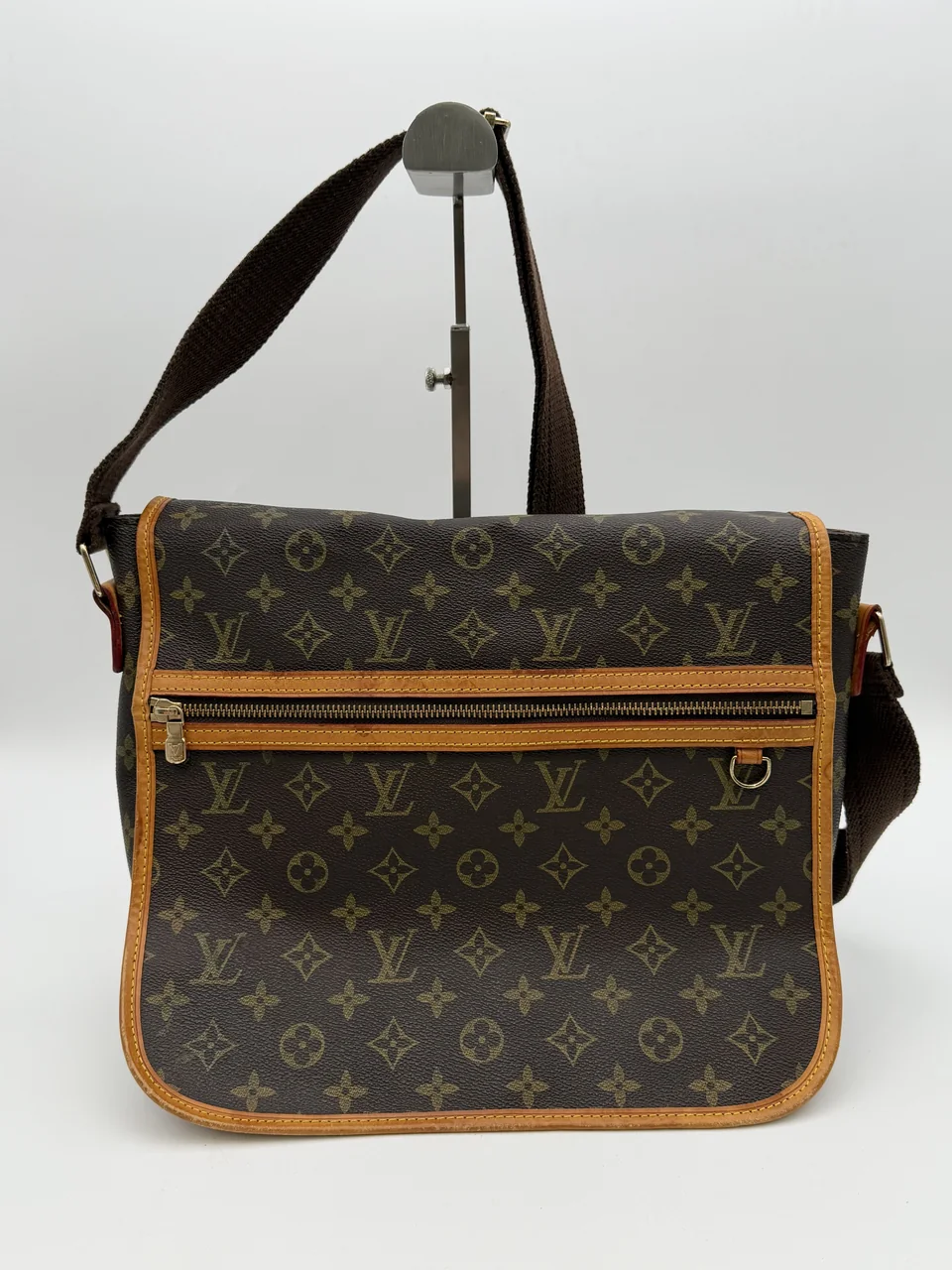 LV MONOGRAM MESSENGER BOSPHORE GM view 11