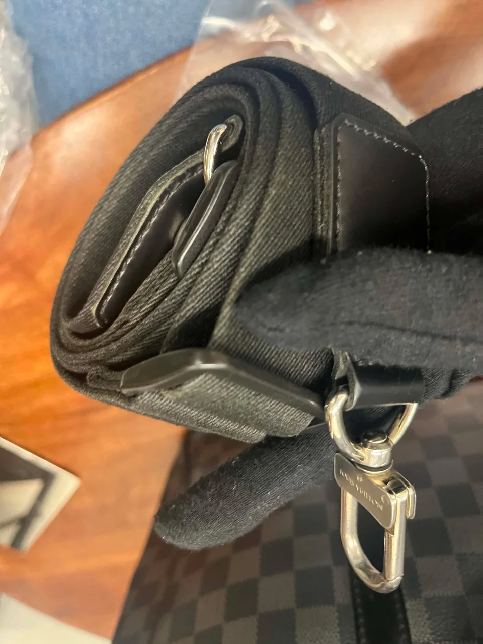 LV GRAPHITE N51192 view 3