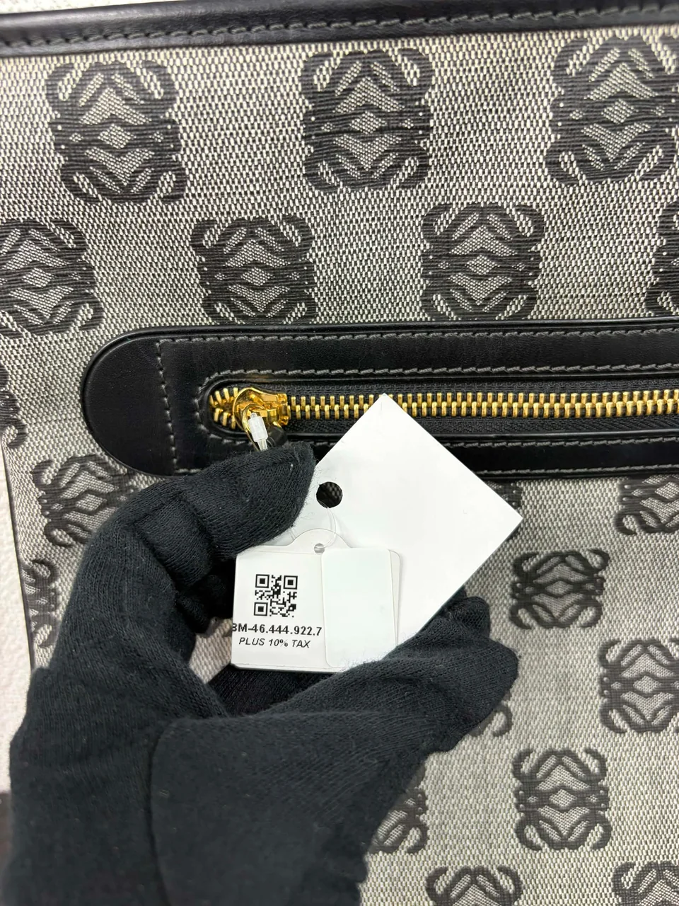 LOEWE ANAGRAM SHOULDER BAG view 6