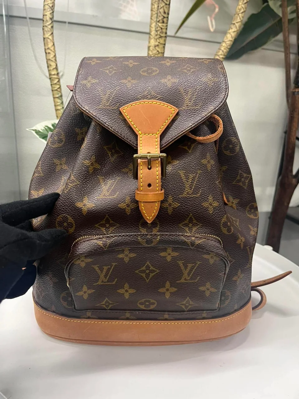 LV MONOGRAM MONTSOURIS MM hover