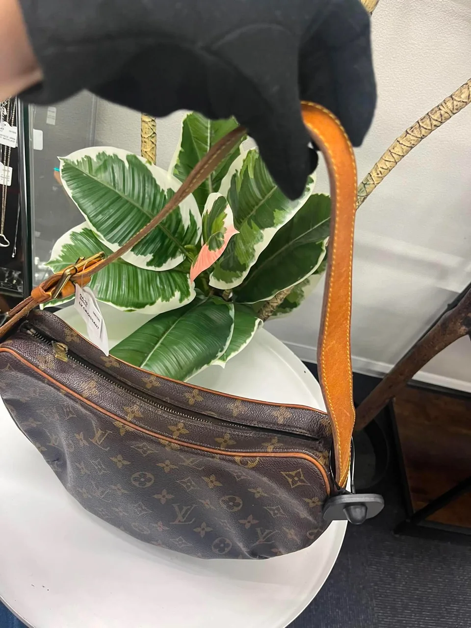 LV CROISSANT photo 7