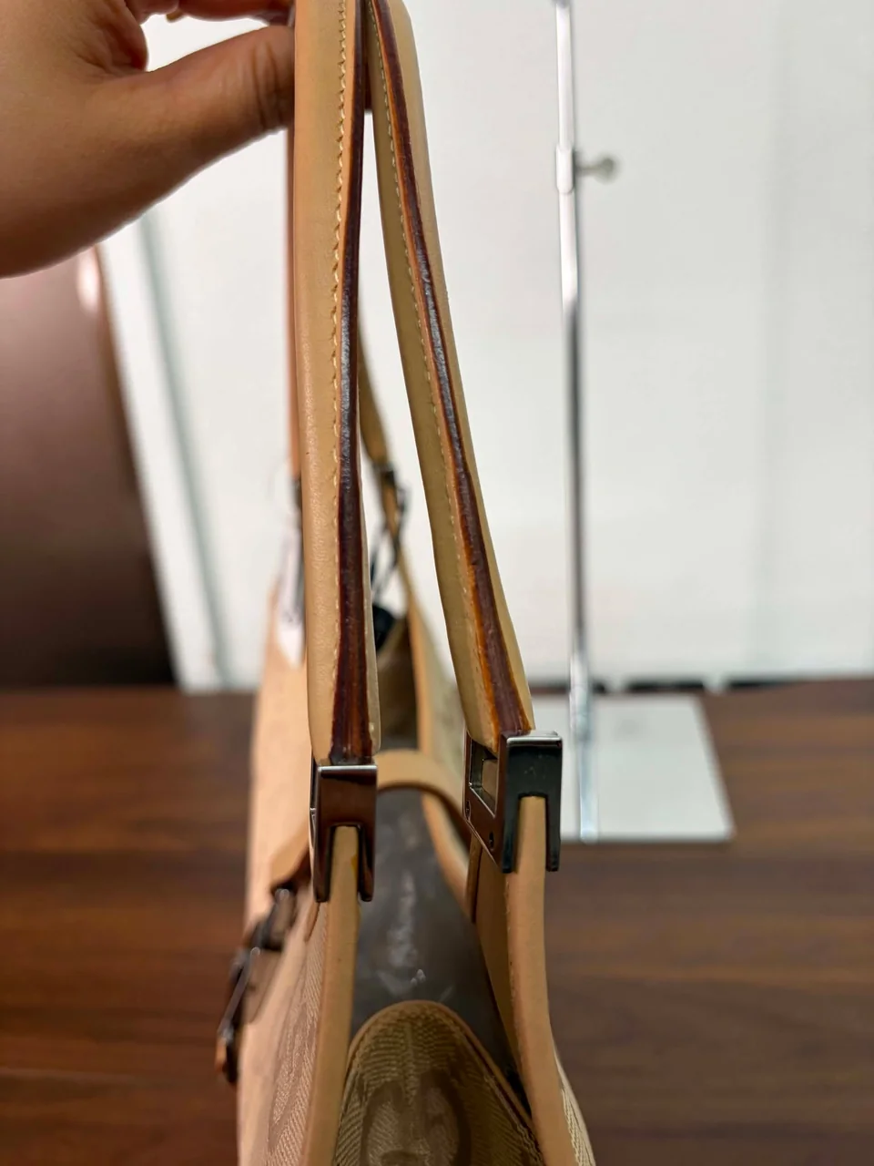 GUCCI GG CANVAS SHOULDER BAG (BEIGE) view 8
