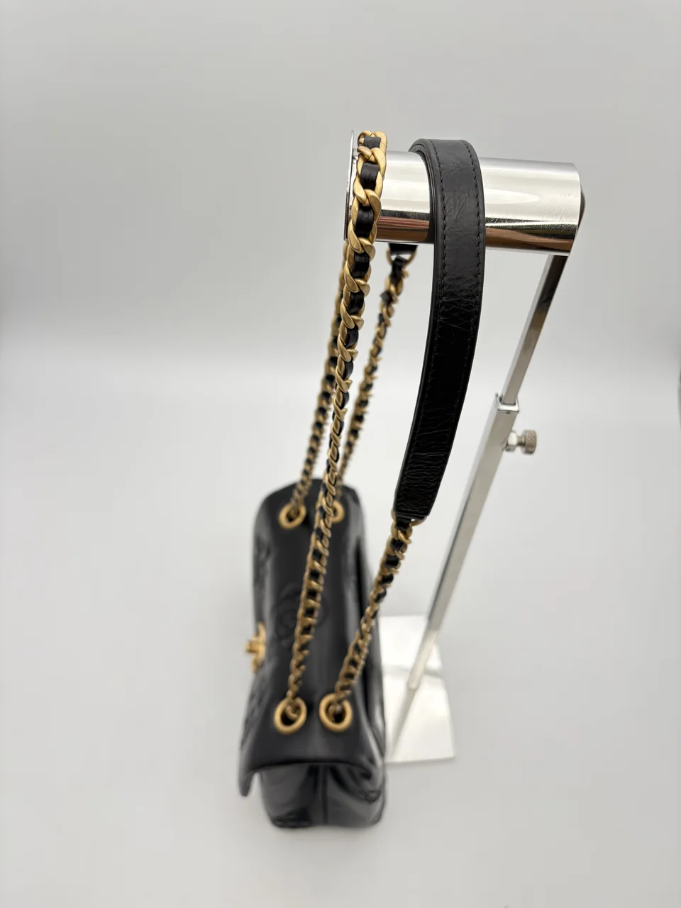 CHANEL CALF SKIN CAMELLIA SHOULDER BAG (39 SERIAL CODE) view 9