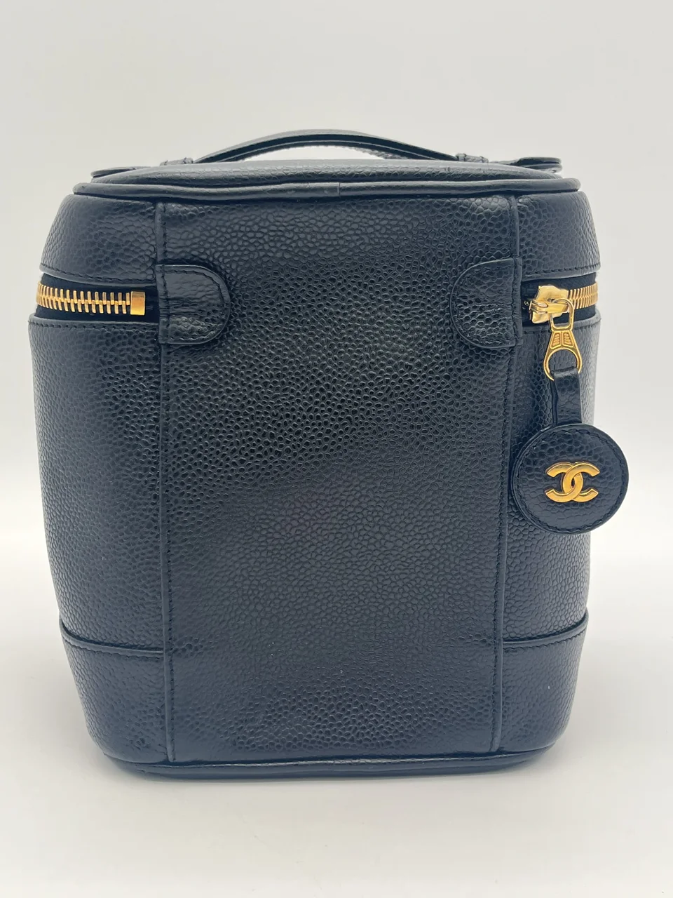 CHANEL CAVIAR VANITY POUCH (6 SERIAL CODE) view 4
