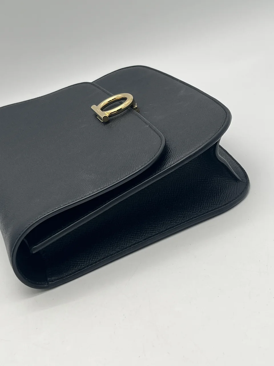 SALVATORE FERRAGAMO GANCINI SHOULDER BAG (BLACK) view 4