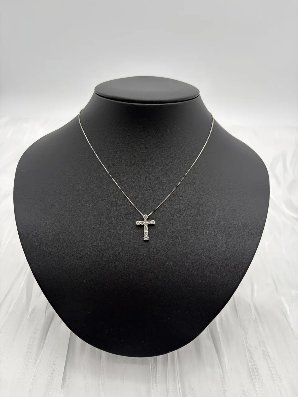 PT850/PT900 CROSS NECKLACE FD1.02CTS 4.0G