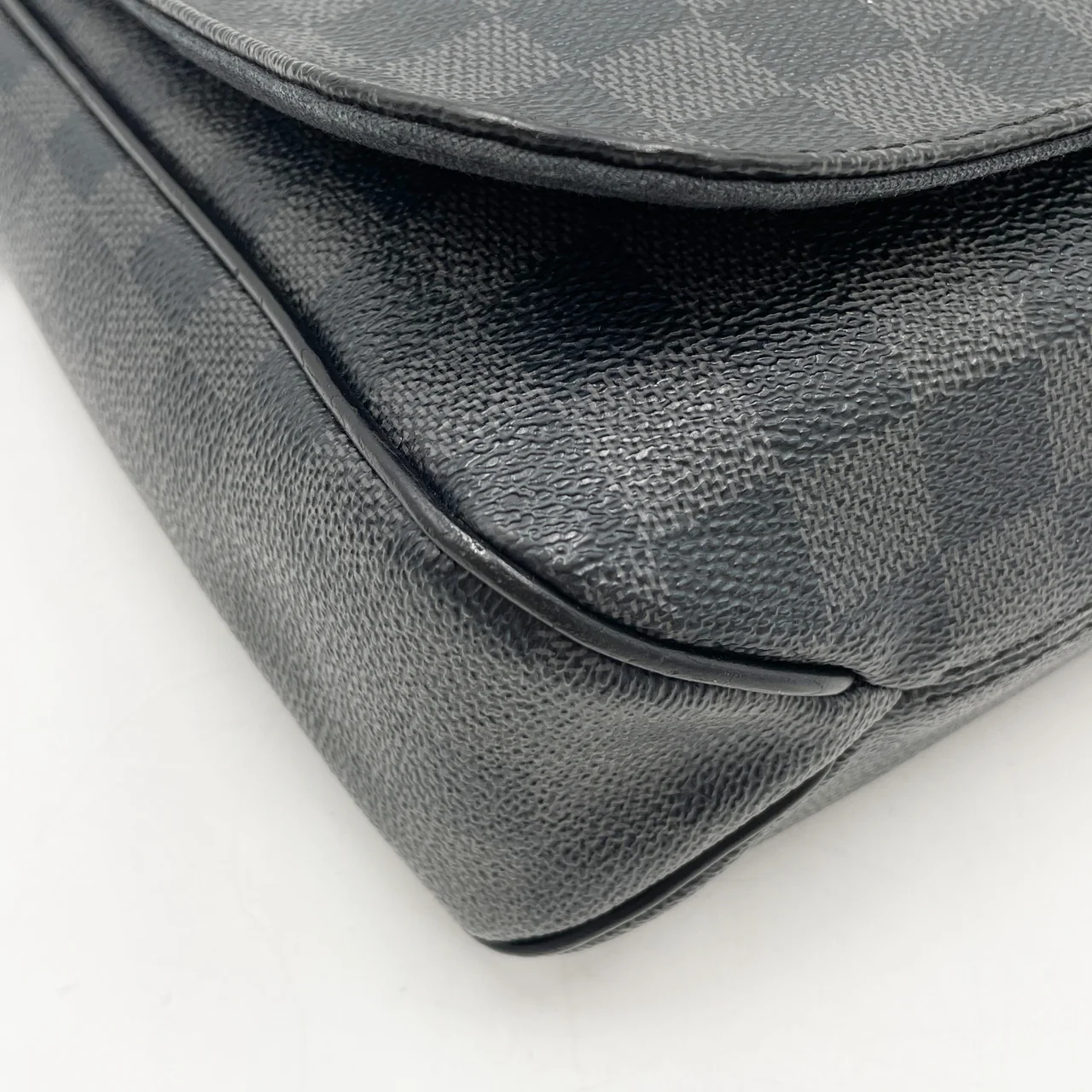 LV GRAPHITE DISTRICT MM view 9