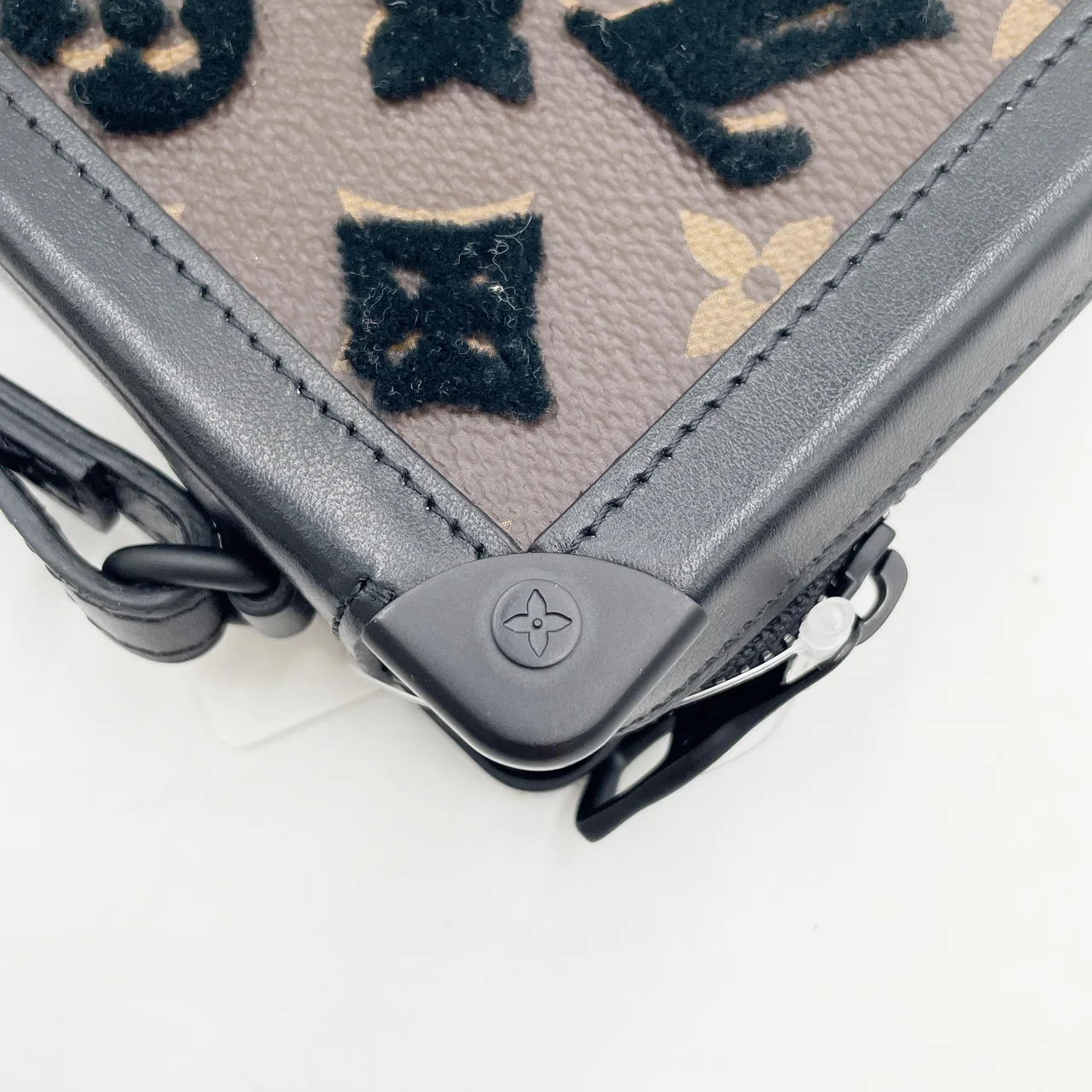 LV MONOGRAM TUFFETAGE SOFT TRUNK view 5