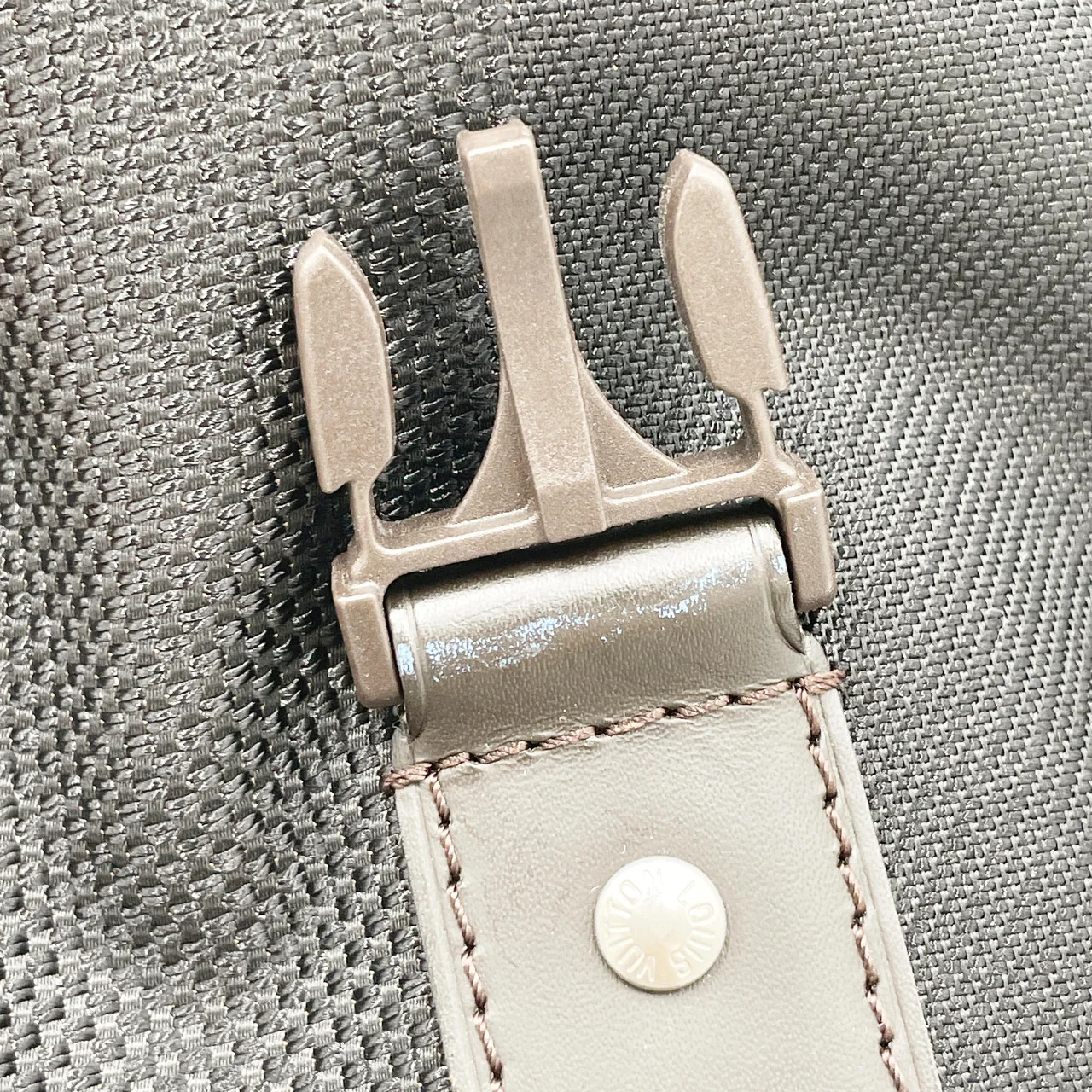 LV DAMIER JEANT LOU view 12
