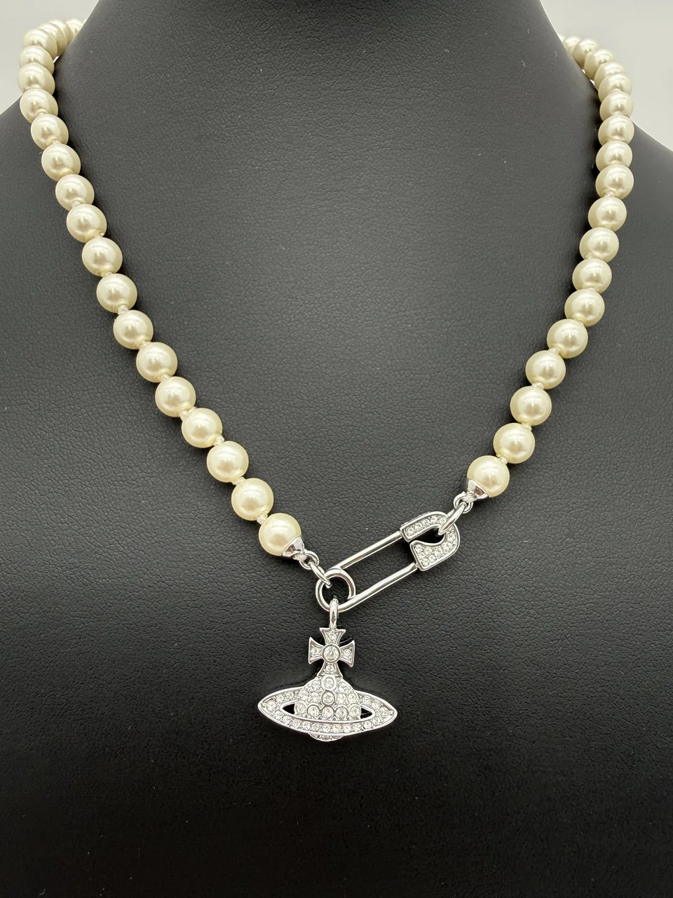 VIVIENNE WESTWOOD NECKLACE hover
