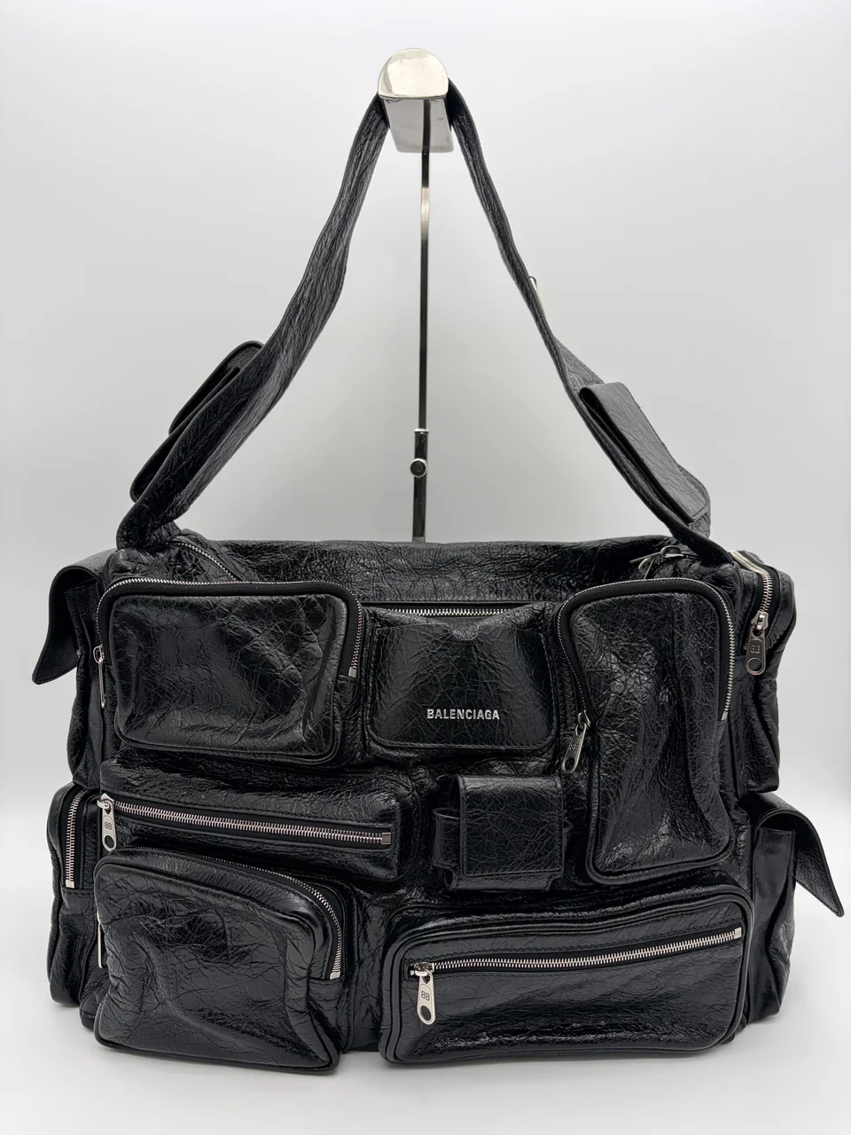 BALENCAIGA SUPER BUSY LEATHER SHOULDER BAG (BLACK) hover