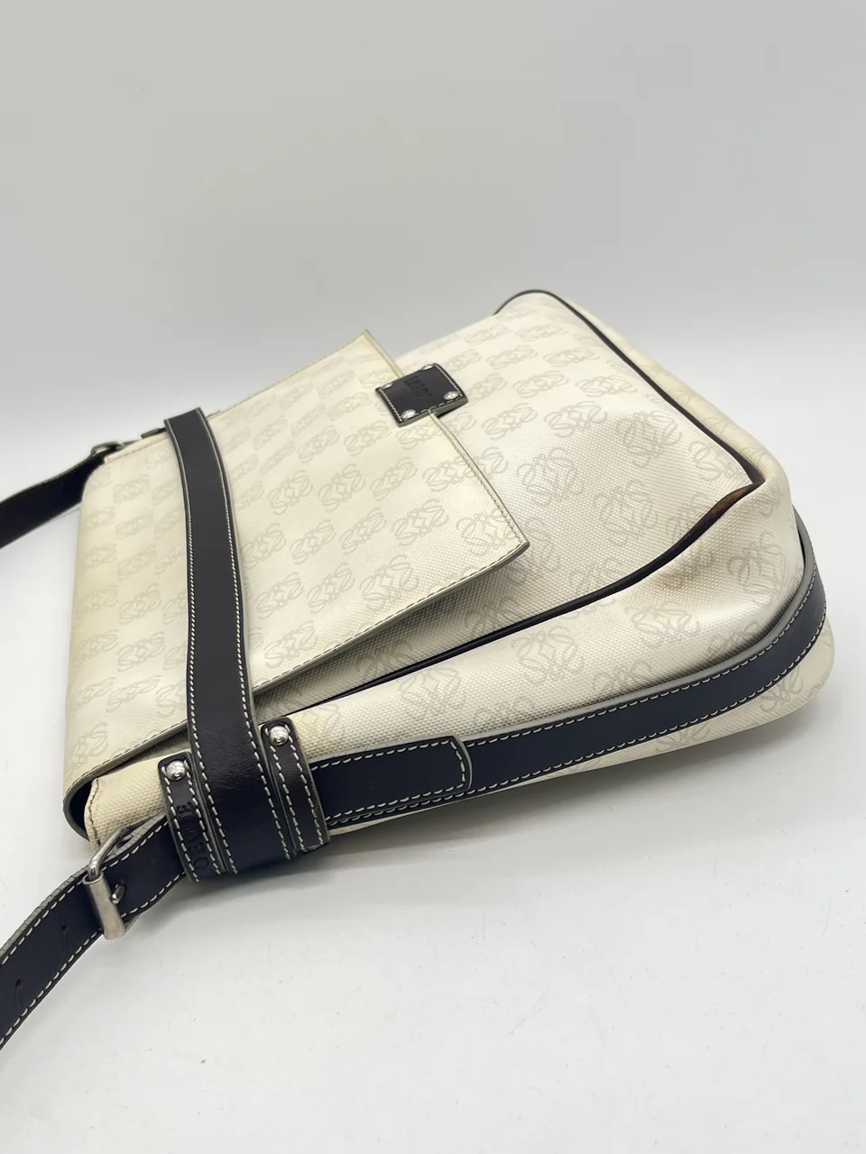 LOEWE SHOULDER BAG view 4