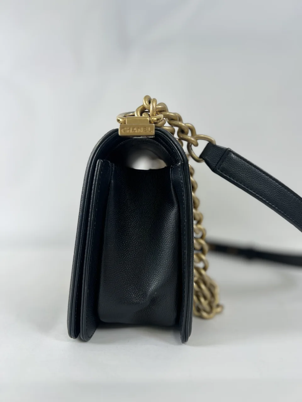 CHANEL CAVIAR LE BOY 25 view 5