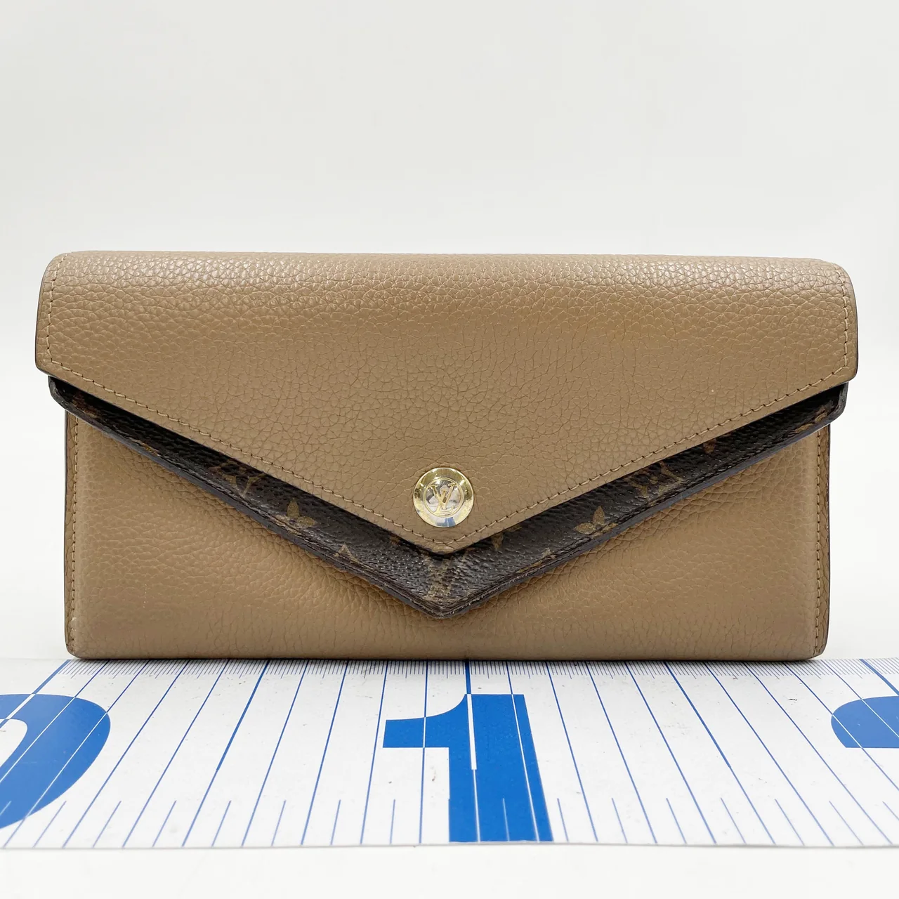 LV MONOGRAM SESAME PORTEFEUILLE DOUBLE V