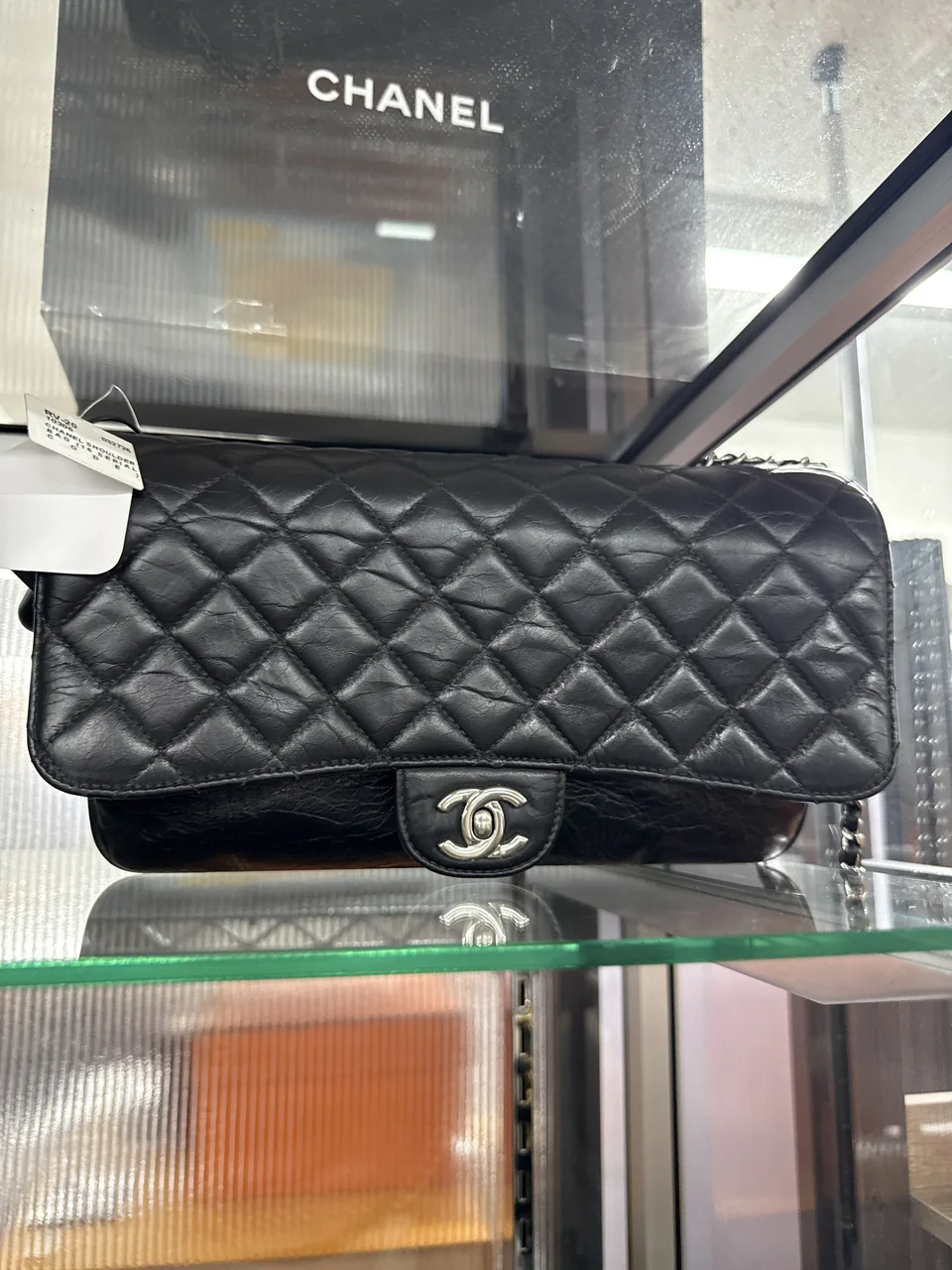 CHANEL SHOULDER BAG (16 SERIAL CODE) hover