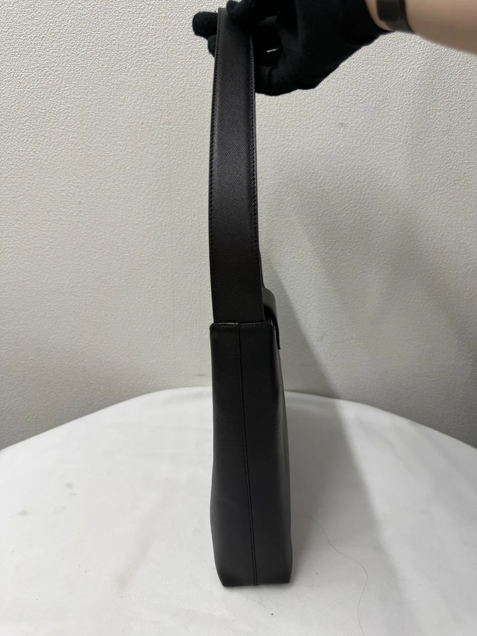 SALVATORE FERRAGAMO SHOULDER BAG hover