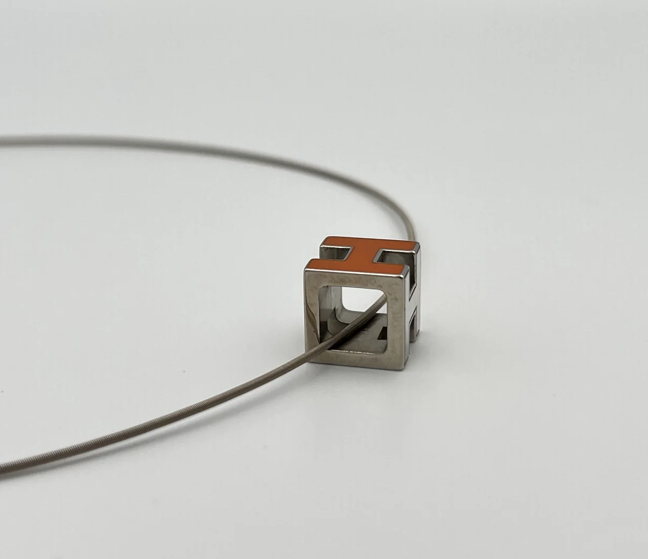 HERMES H CUBE NECKLACE view 3