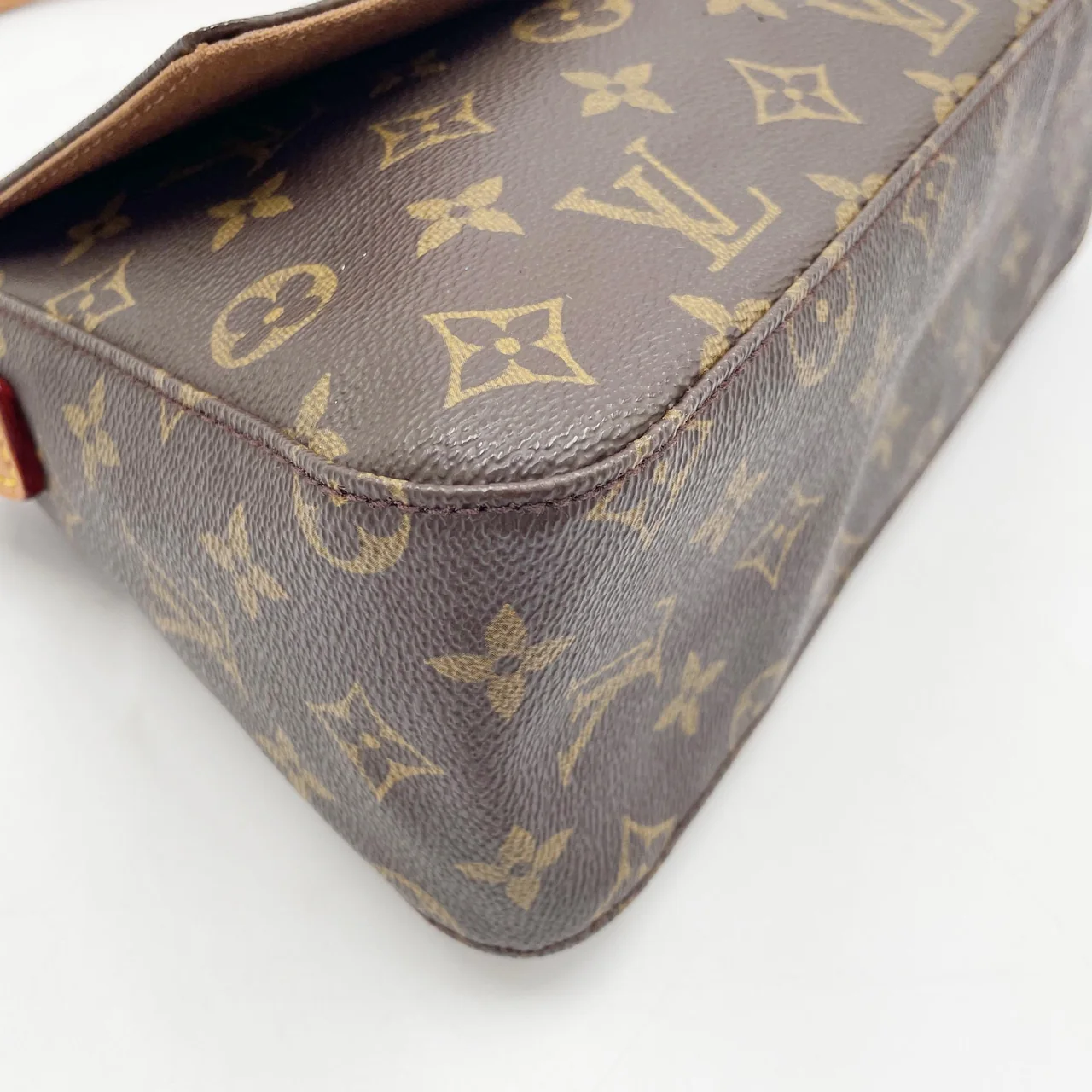 LV MONOGRAM MINI LOOPING view 4