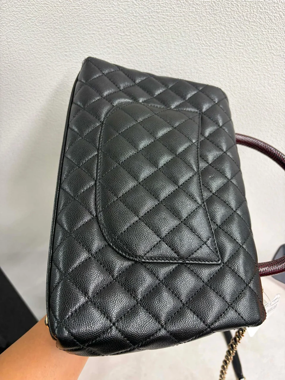 CHANEL CAVIAR TWO-WAY BAG (30 SERIAL CODE) view 7