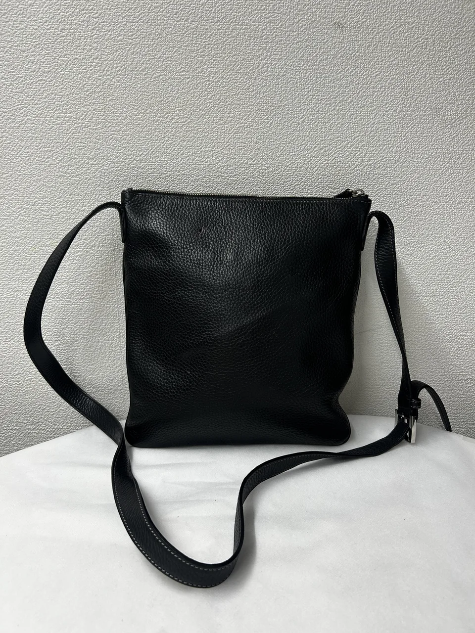 LOEWE SHOULDER BAG view 3