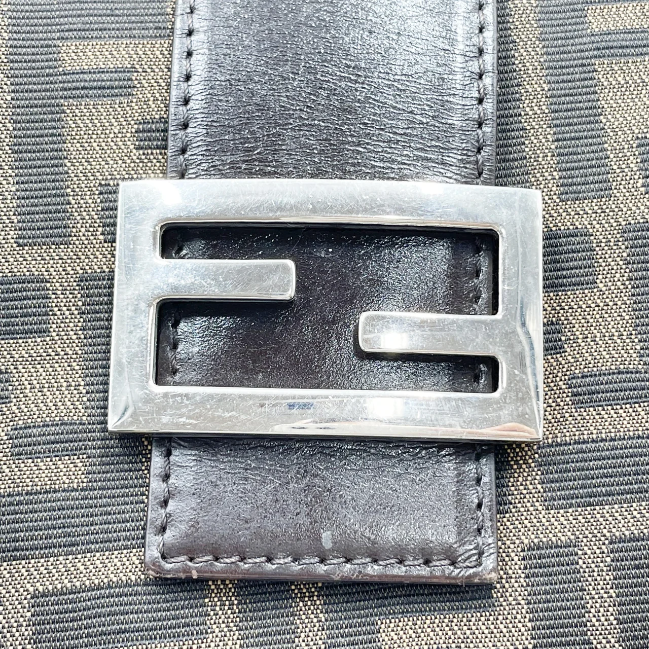 FENDI MAMMA BAGUETTE view 6