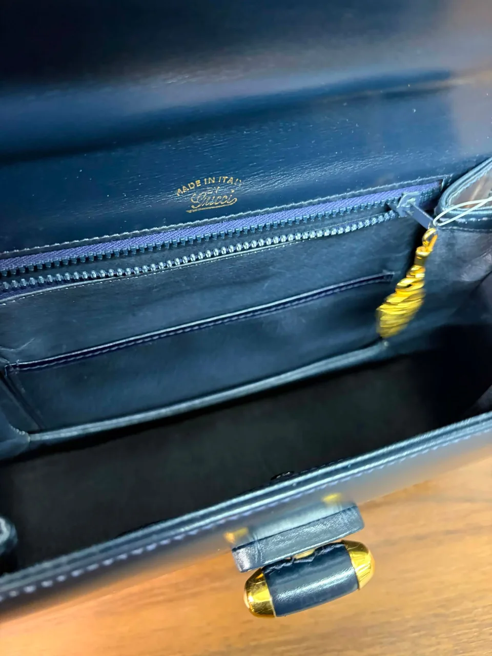 GUCCI HANDBAG (BLACK) view 5