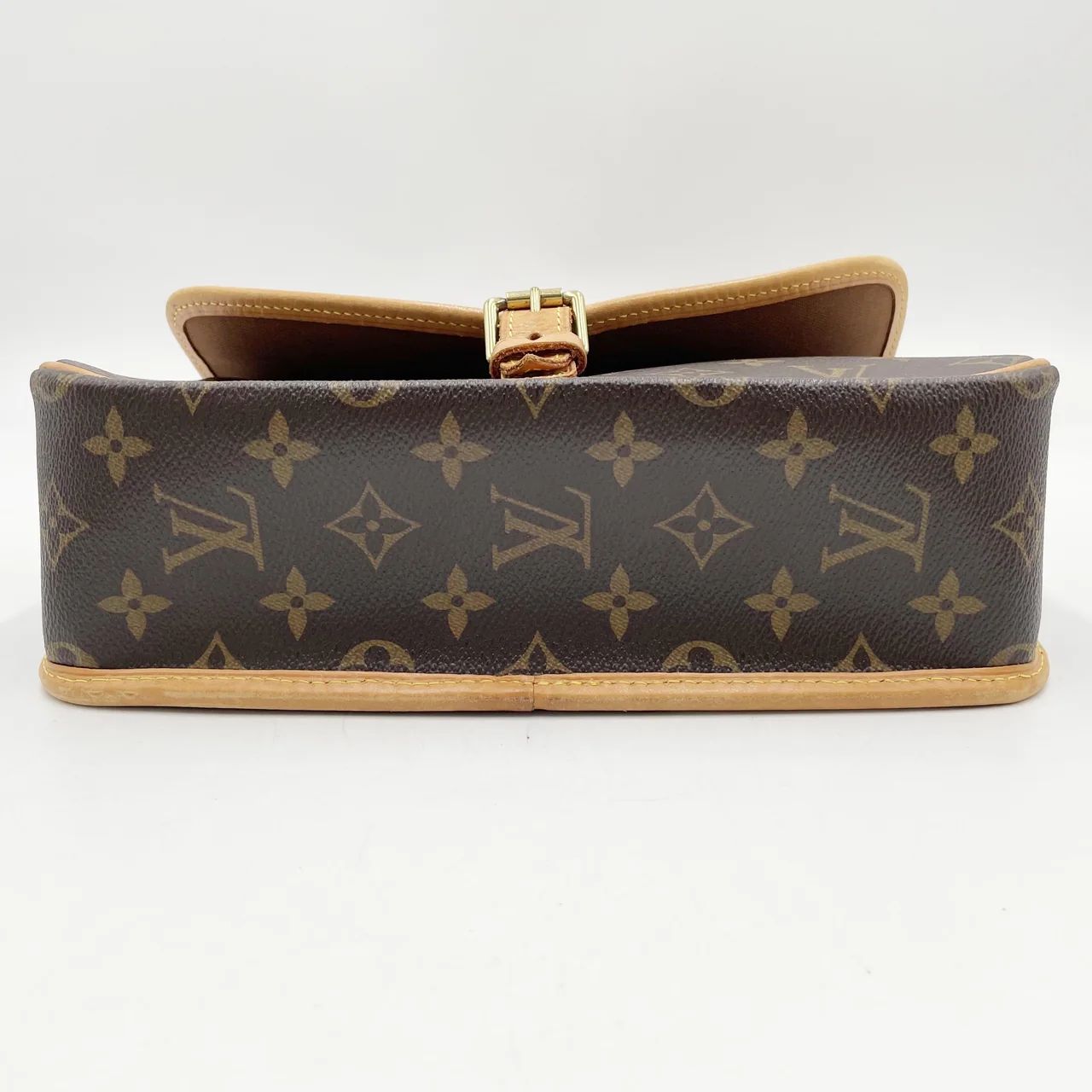 LV MONOGRAM SOLOGNE view 4