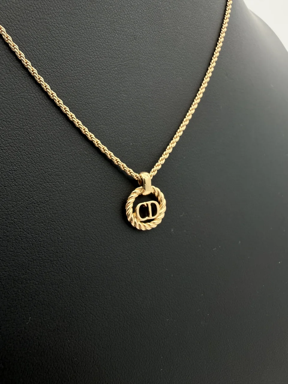 DIOR LOGO TWIST CIRCLE NECKLACE view 6