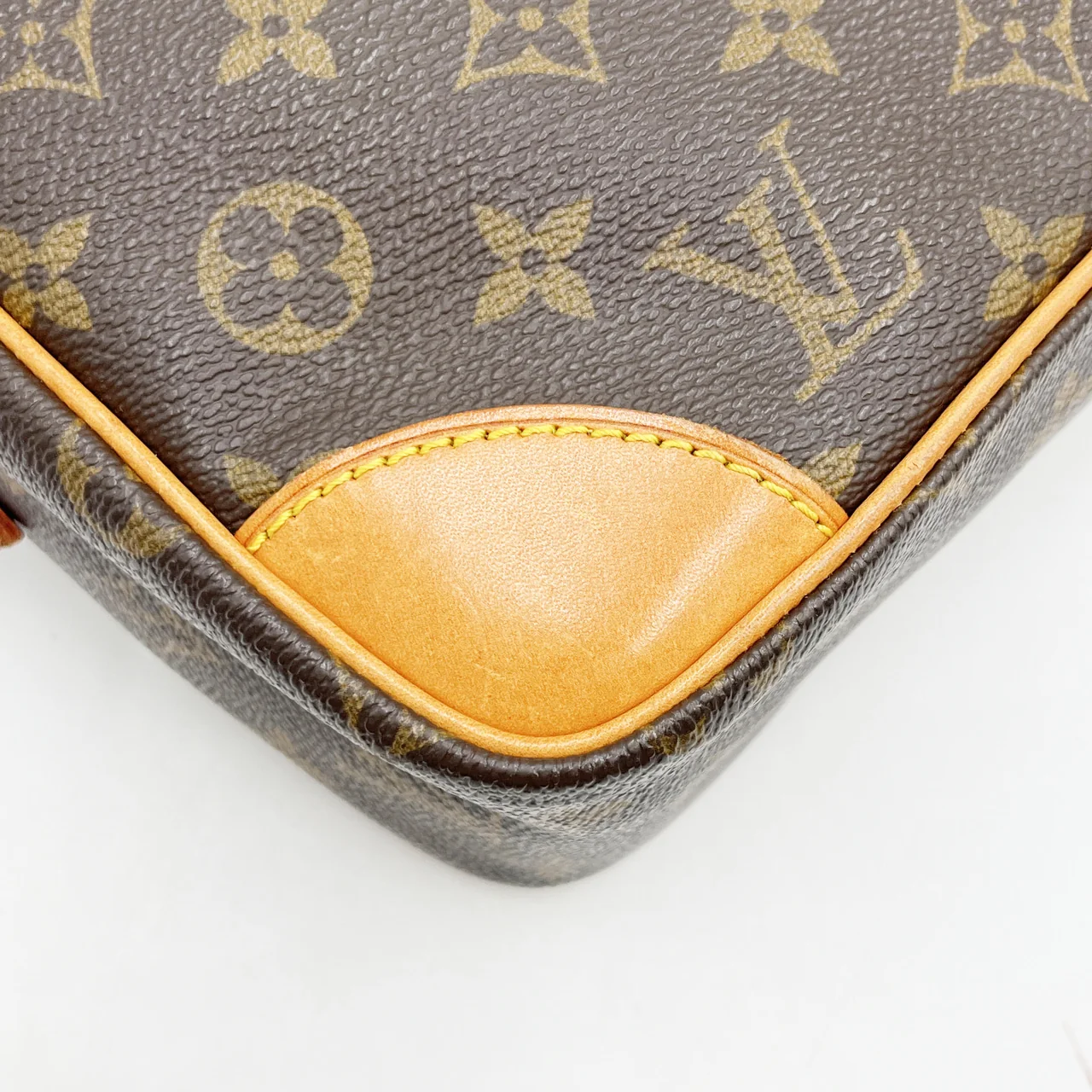 LV MONOGRAM TROCADERO 30 view 4