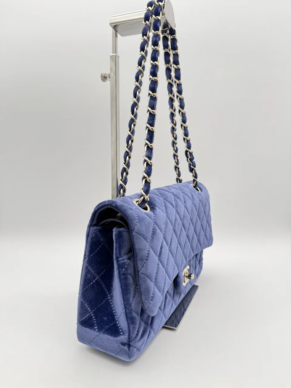 CHANEL MATELASSE 25 DOUBLE FLAP view 7