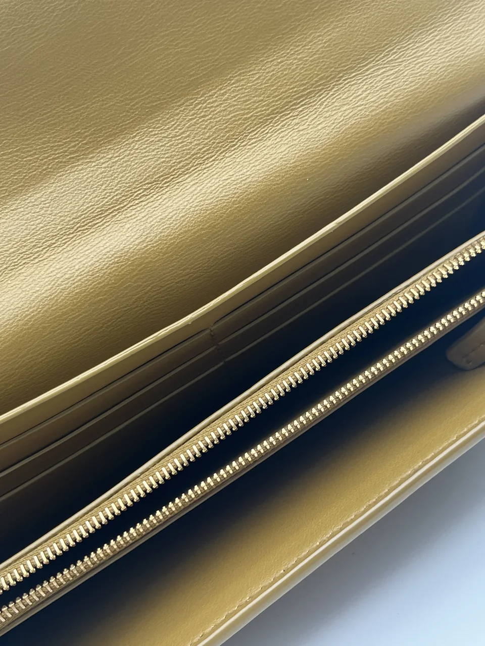 BOTTEGA VENETA FLAP LONG WALLET (CAMEL) view 6