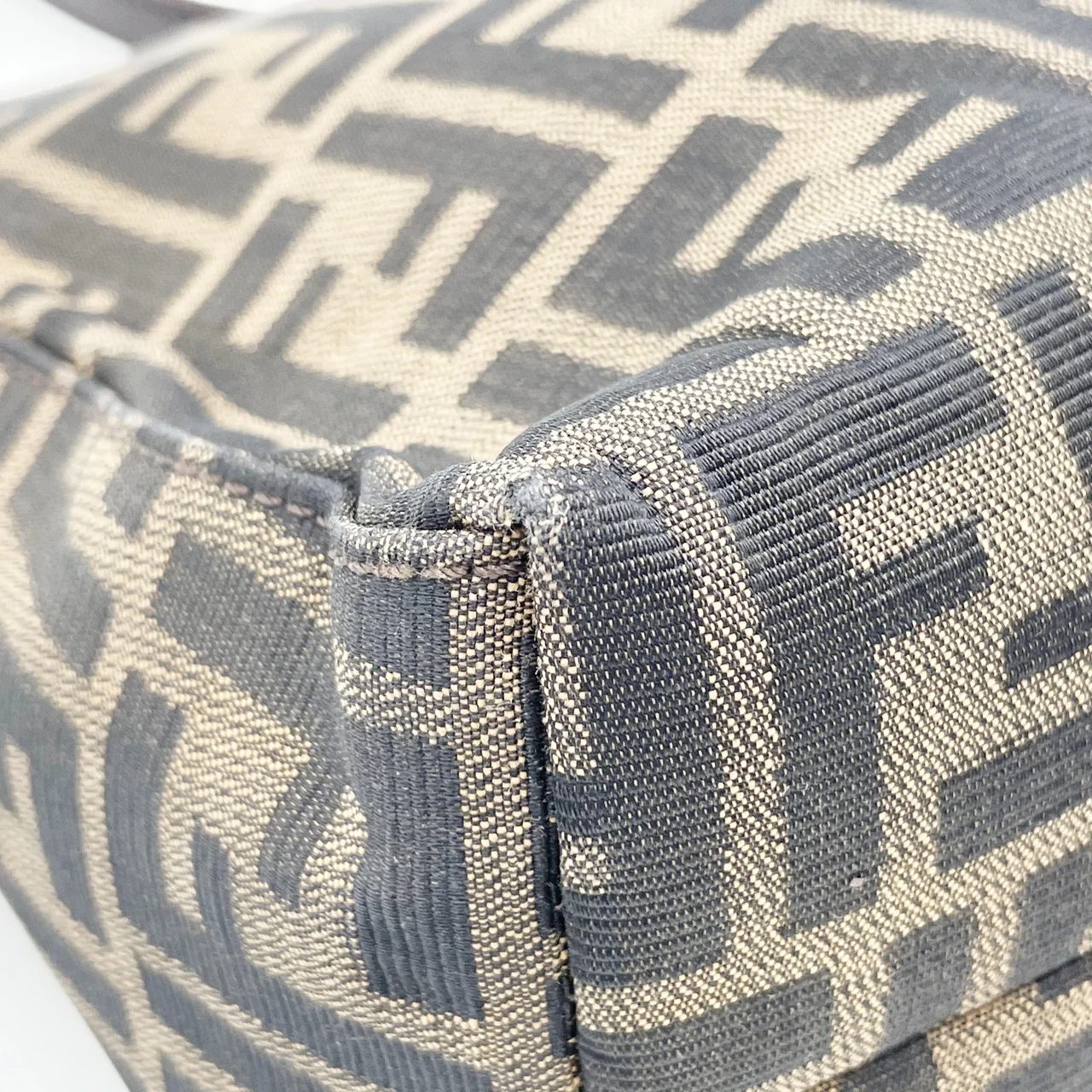 FENDI MAMMA BAGUETTE view 10