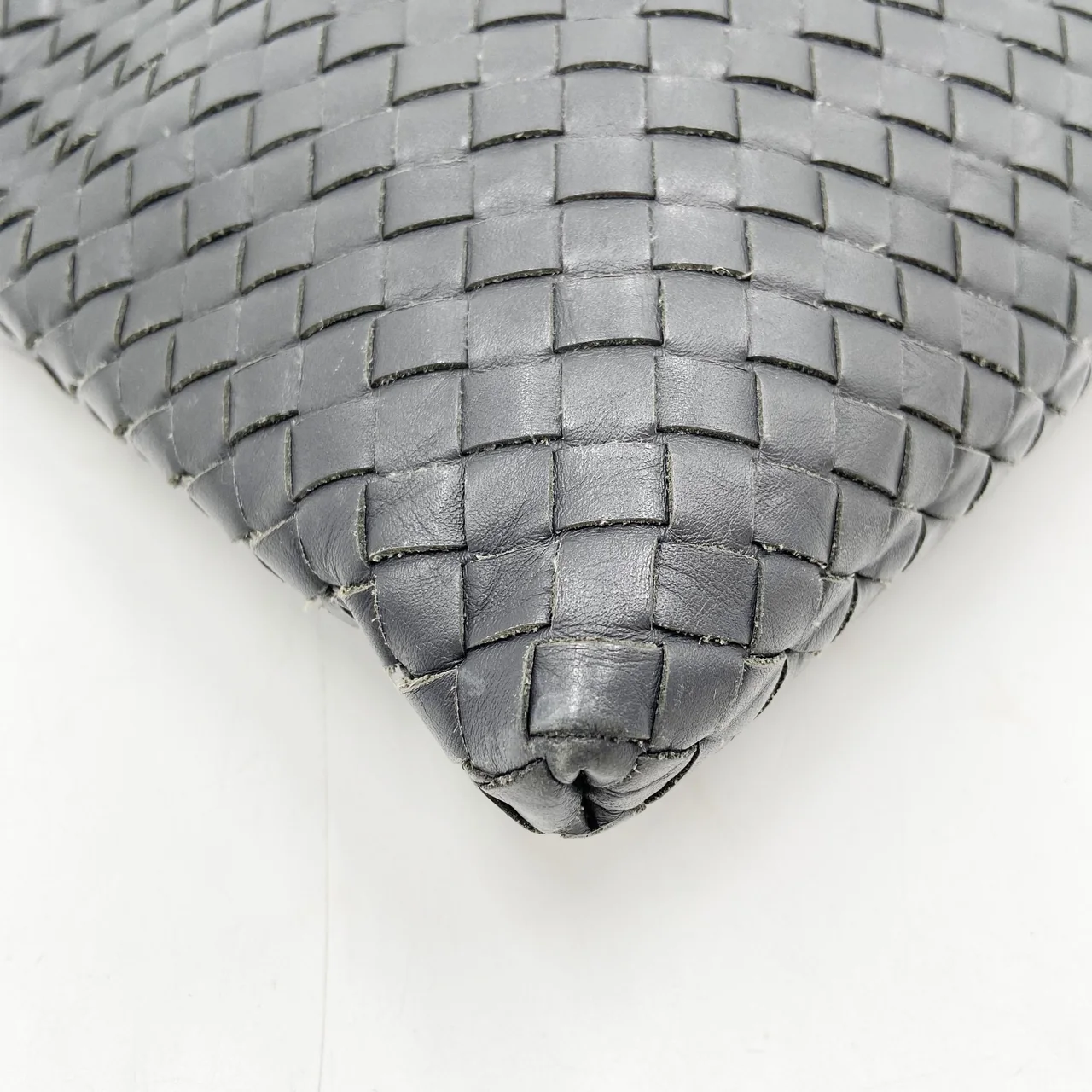 BOTTEGA VENETA INTRECCIATO SHOULDER BAG (BLACK) view 4