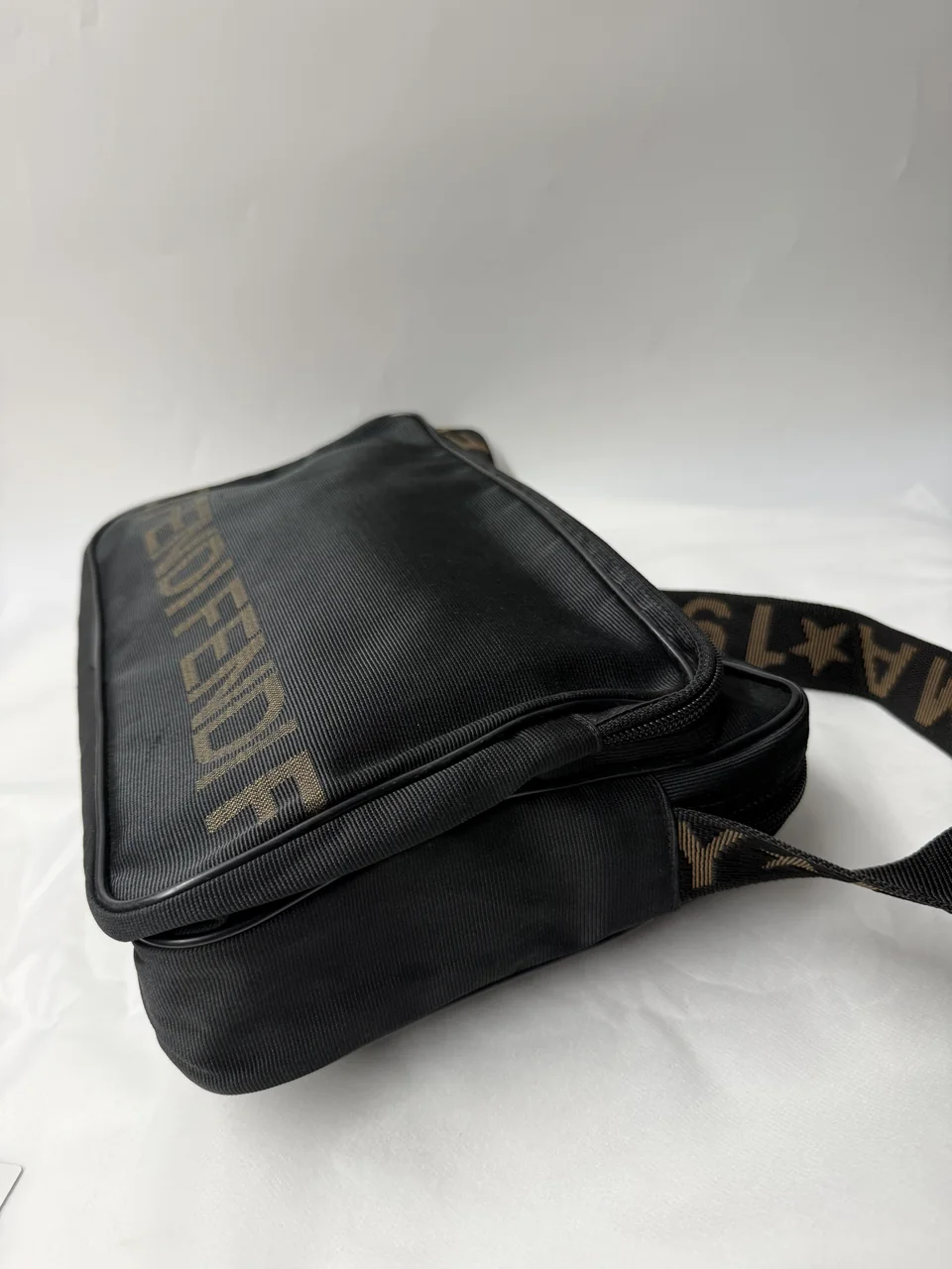 FENDI NYLON SHOULDER BAG (BLACK) view 13