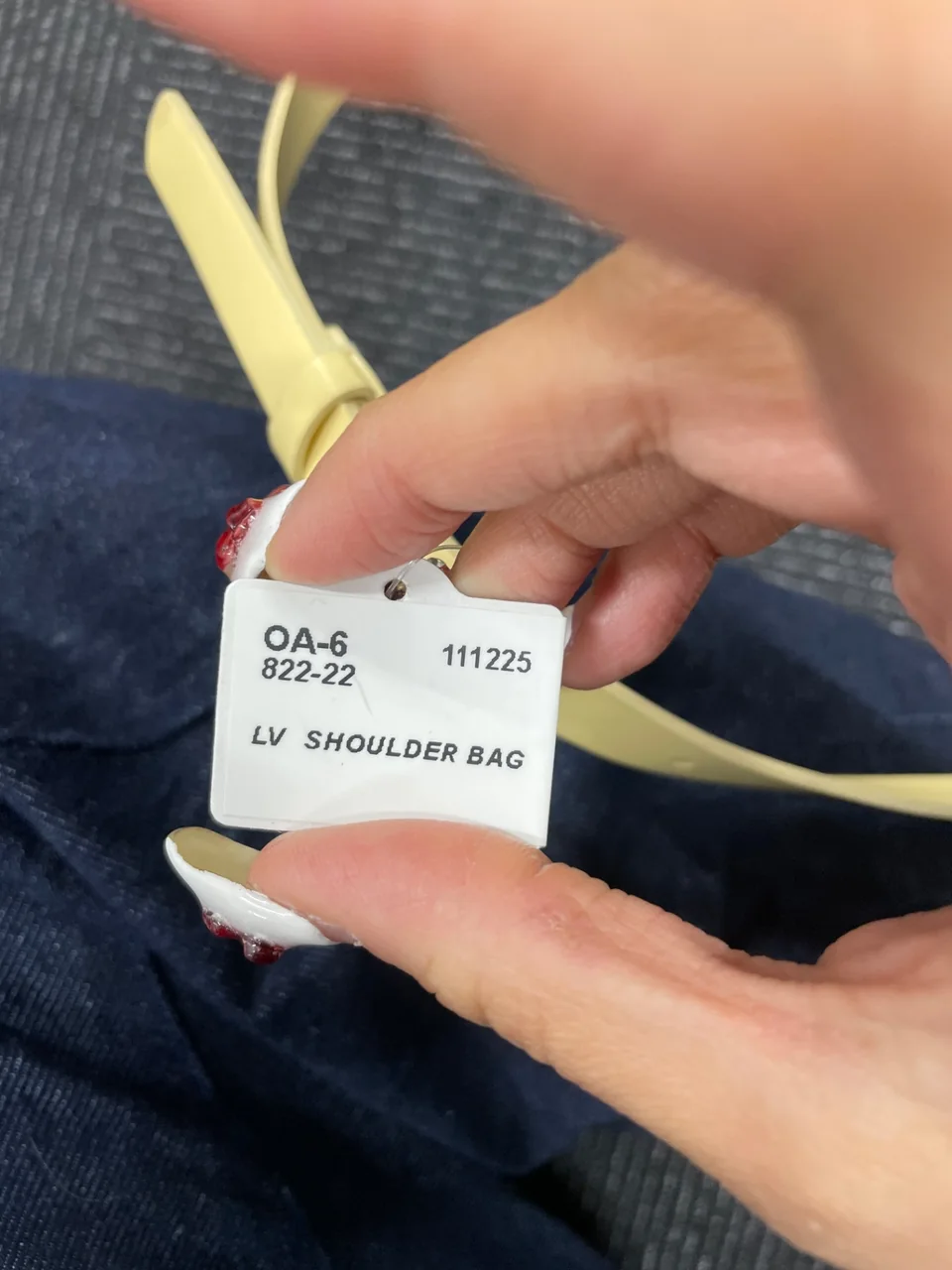 OA-6 822-22 LV SHOULDER BAG view 2