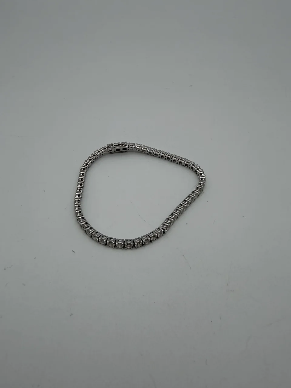KW18 TENNIS BRACLET 5.3CT/53P 17 CM