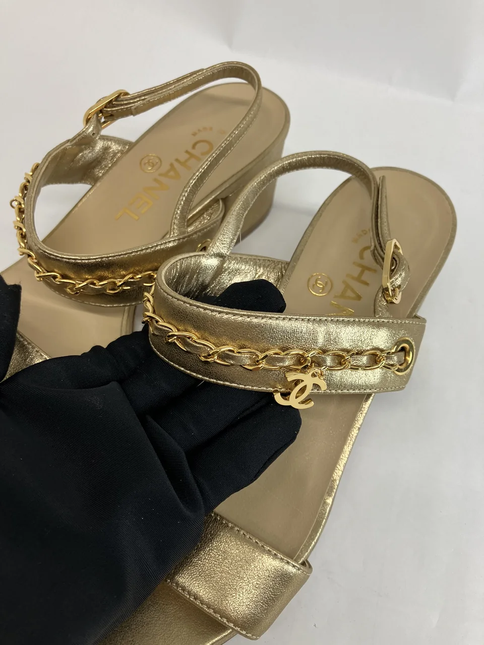 CHANEL SANDALS (SIZE 35C) view 8