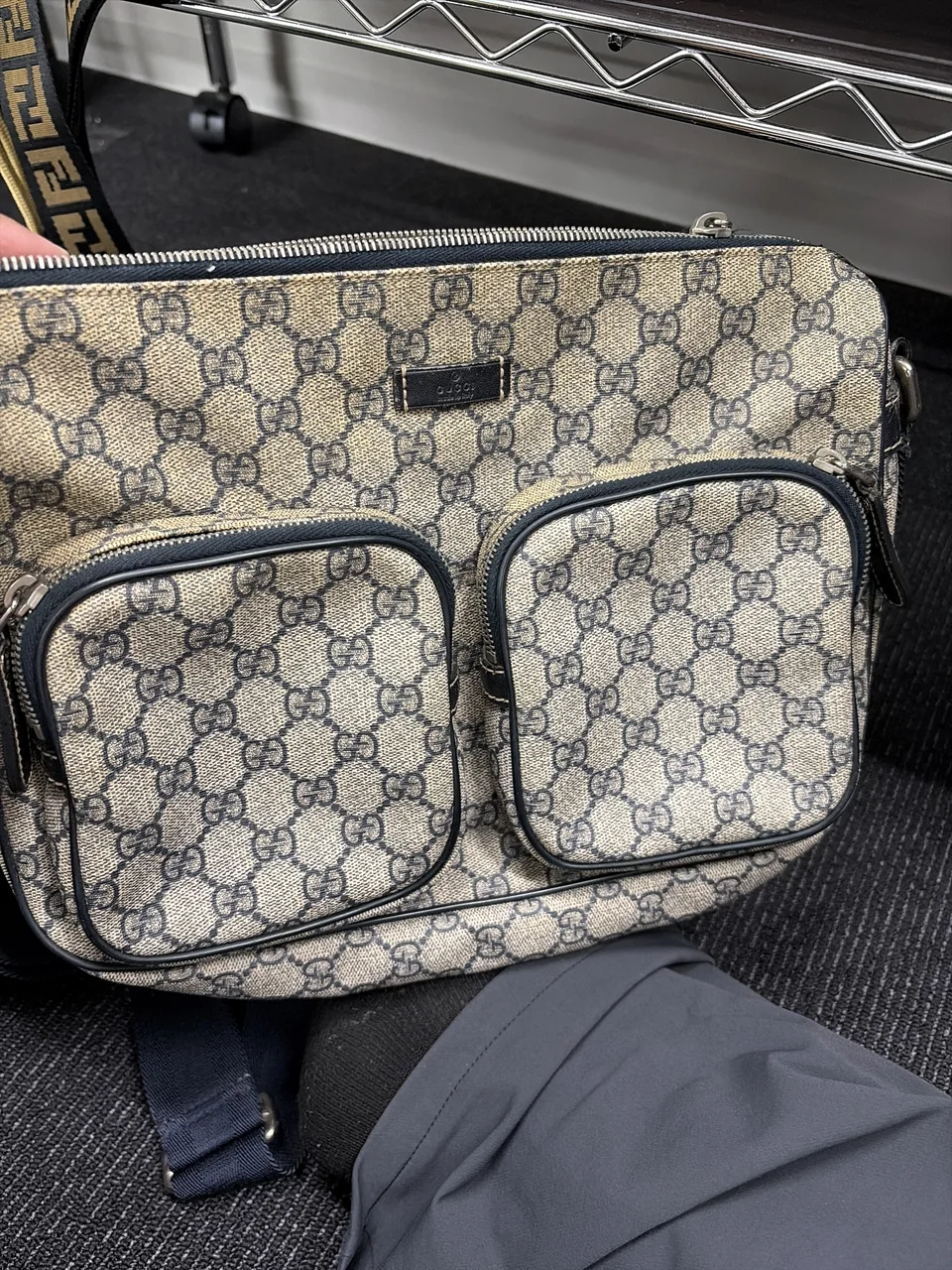 GUCCI GG SUPREME SHOULDER BAG