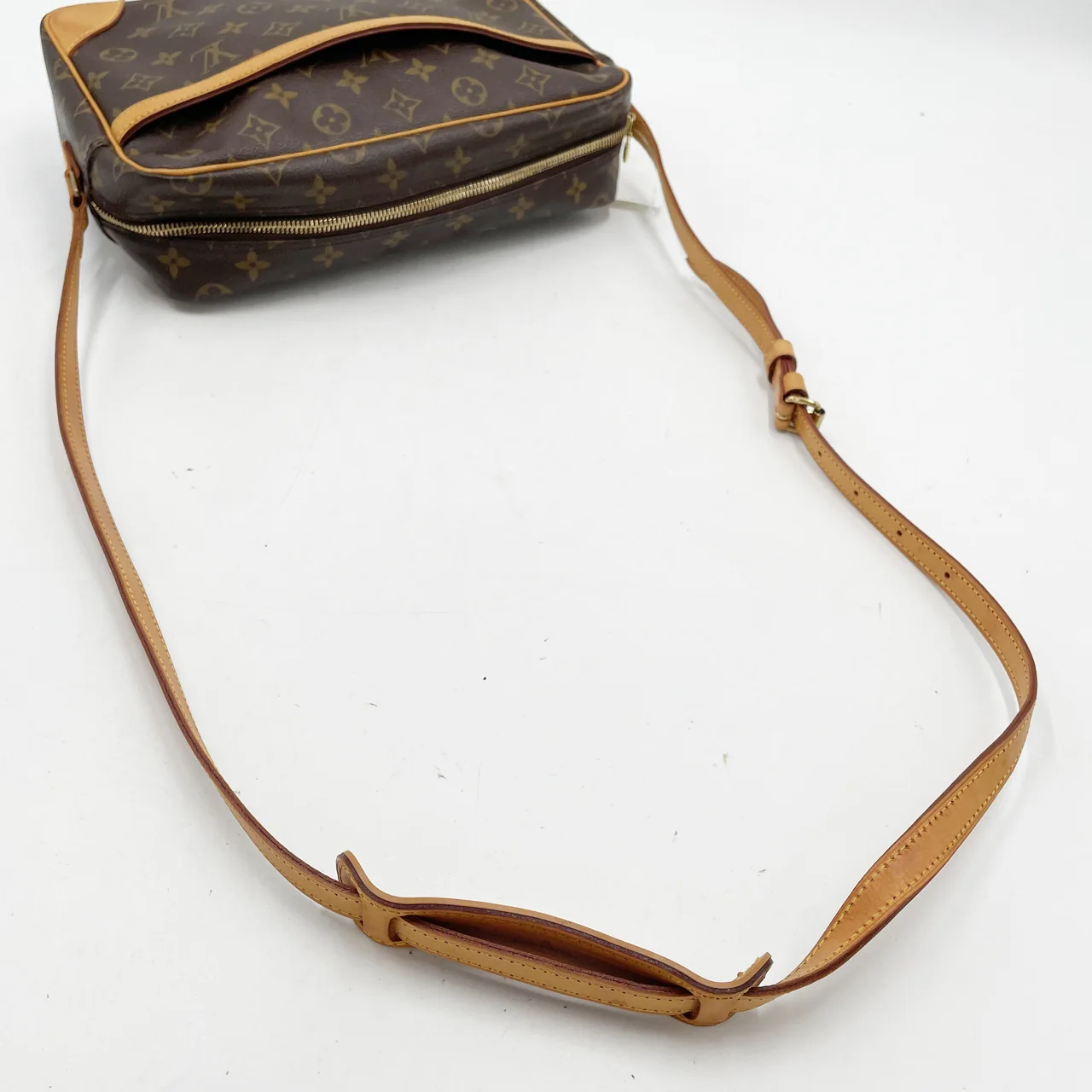 LV MONOGRAM TROCADERO 30 view 6