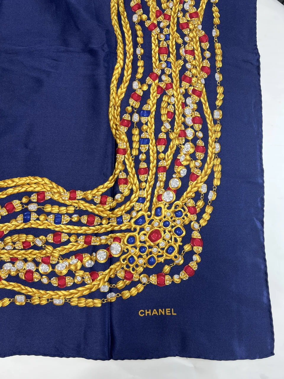 CHANEL SCARF view 4