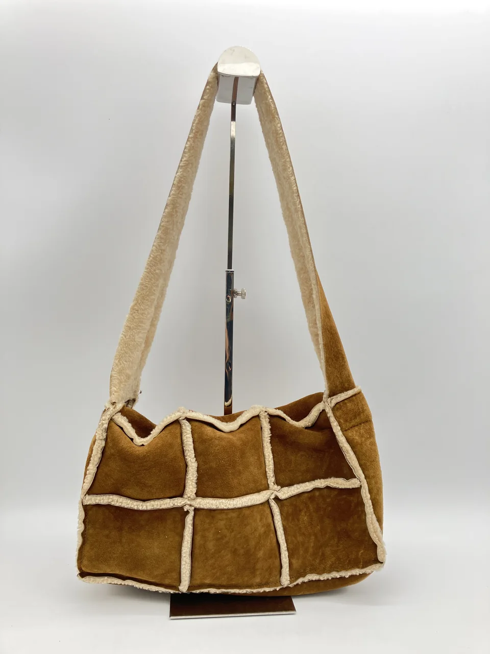 CHANEL MUTTON SHOULDER BAG view 3